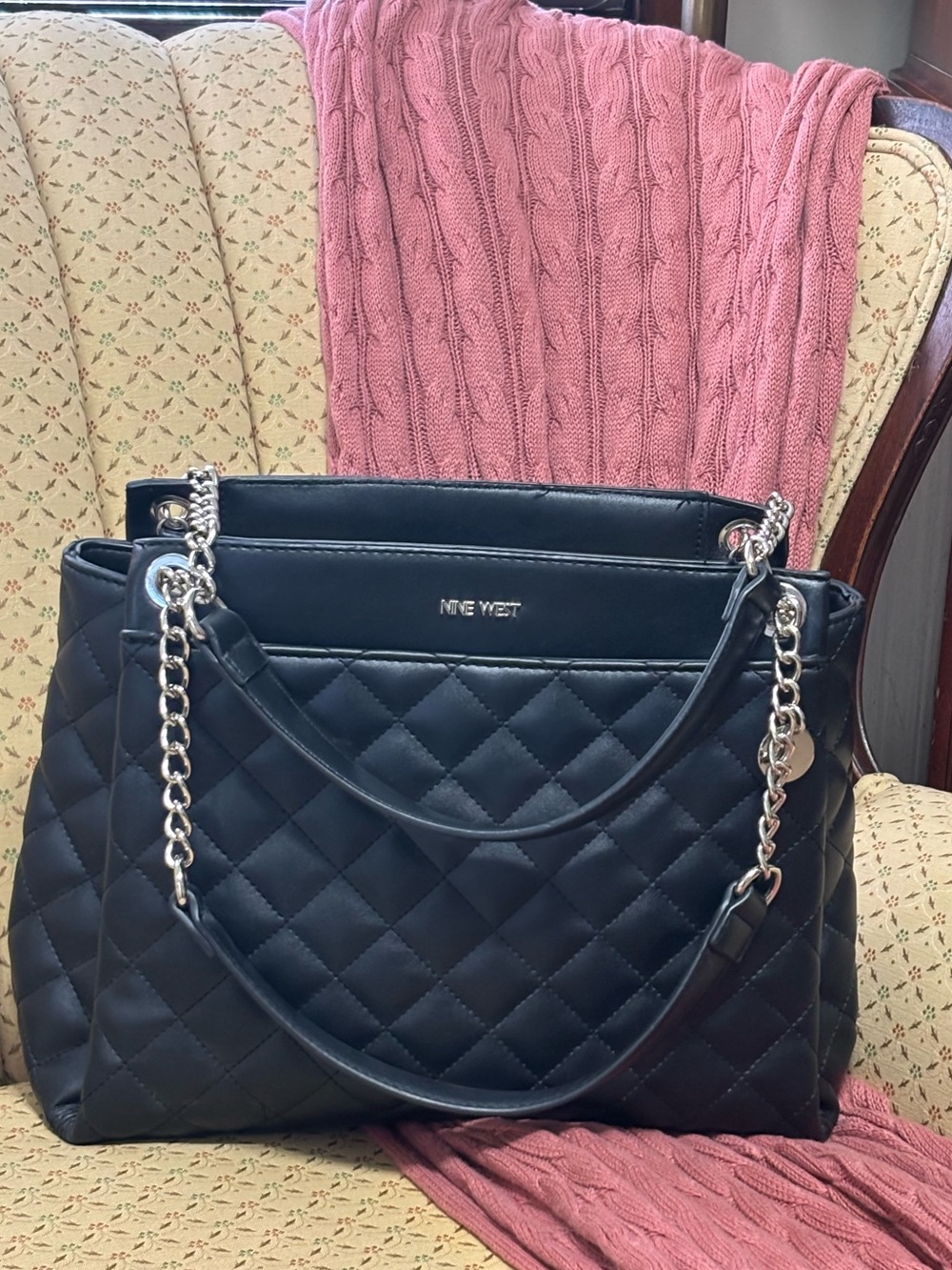 Nine West Black Quilted Tote / Shoulder Bag Excellent Pre-Owned Condition